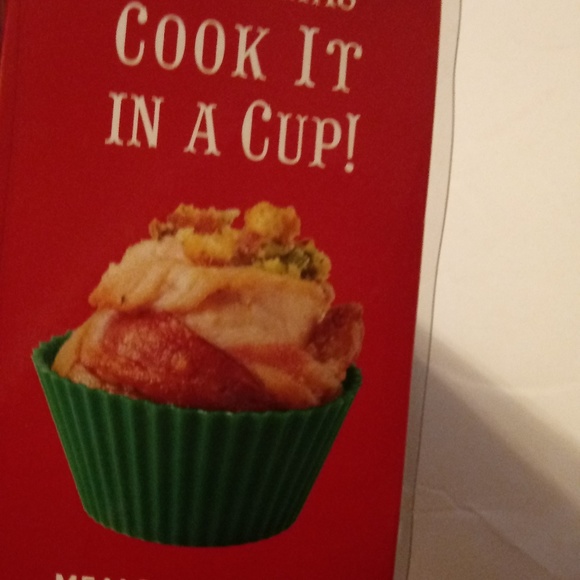 2/$20 GIFT IDEA:NEW CHRISTMAS COOKBOOK CUP - Picture 4 of 8